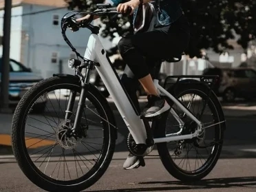Kako hitro lahko gre 36V EBike?